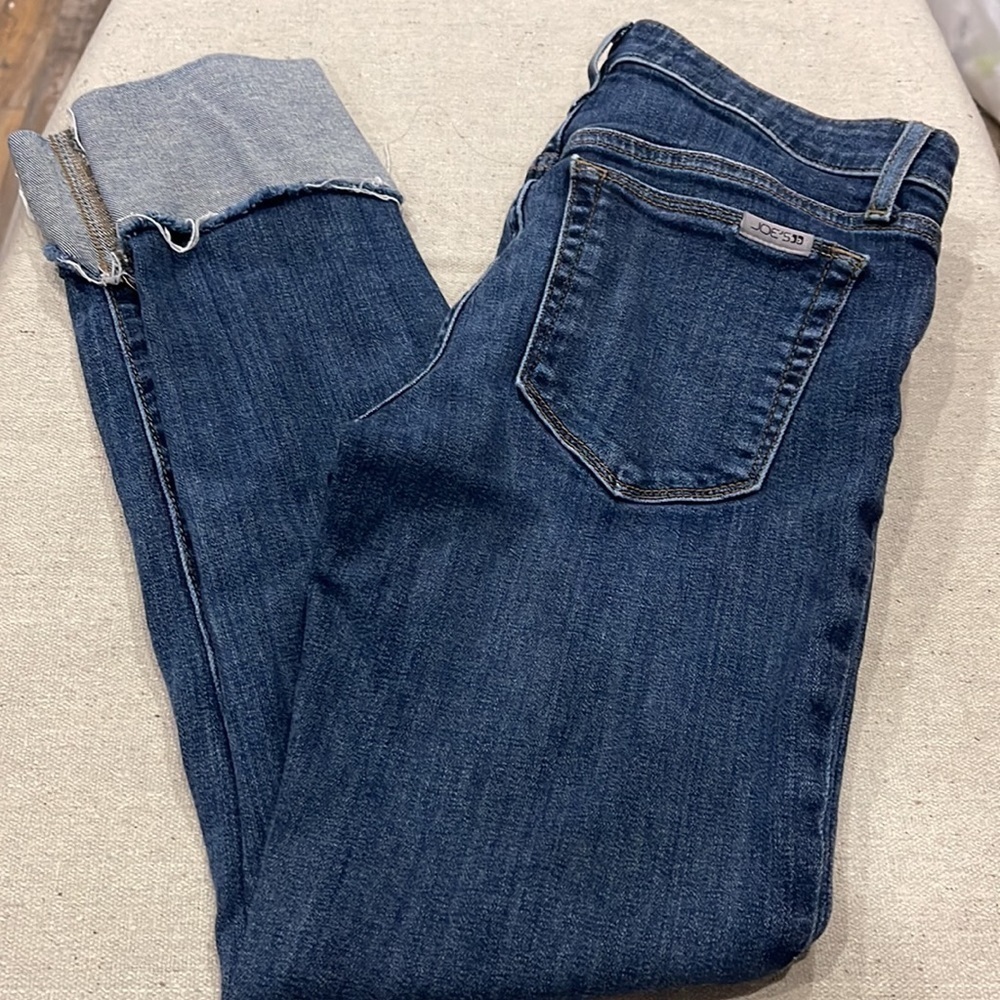 Joe’s Jeans Cuffed Crop Sz 25 denim jeans frayed bottom. Excellent condition.
